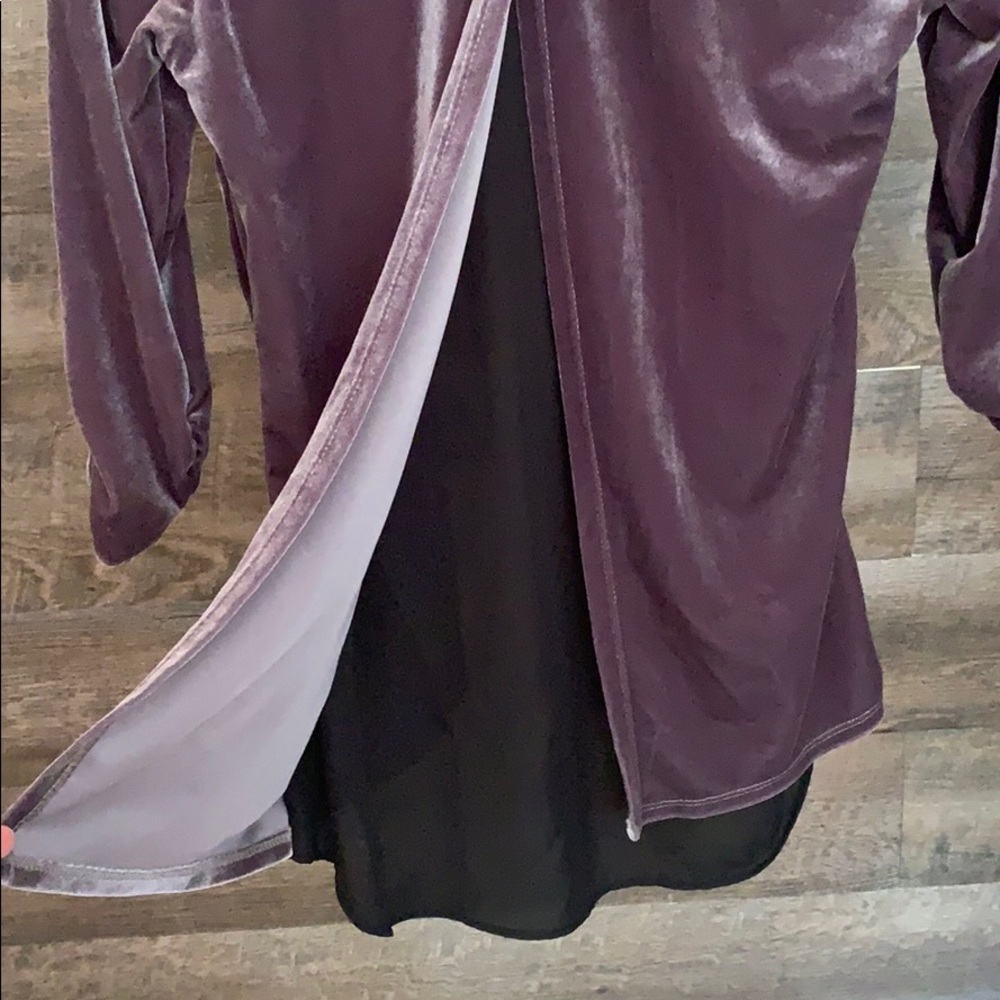 Blazer - Picture 3 of 4